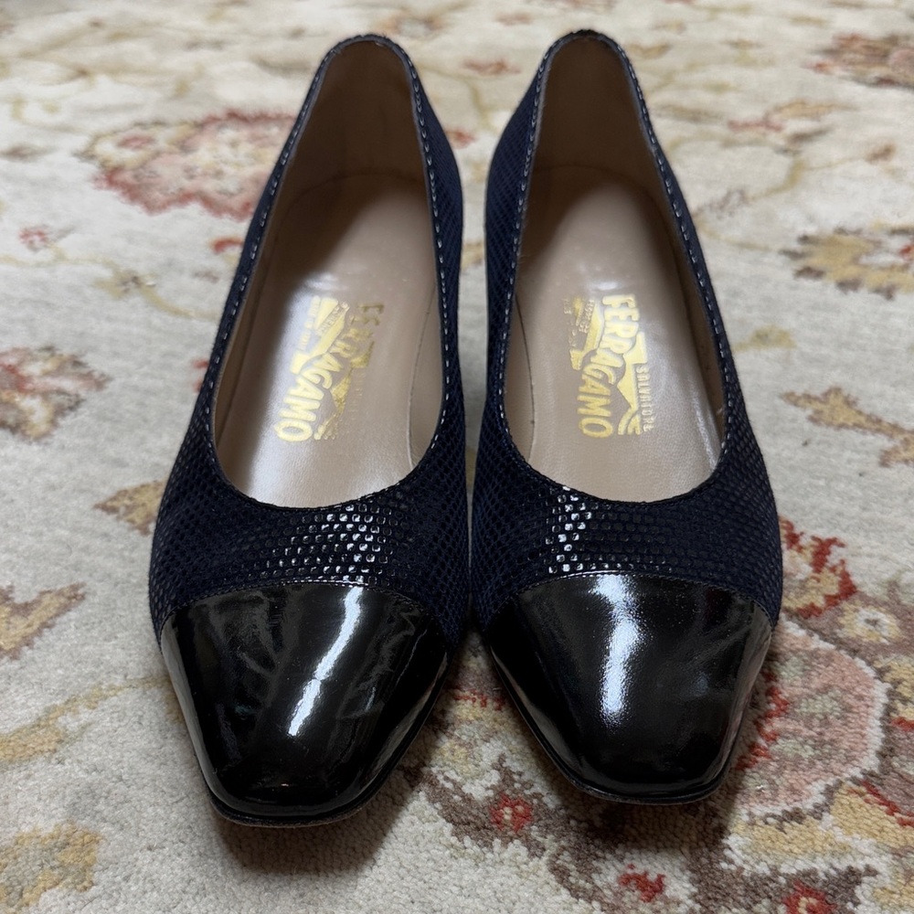 Salvatore Ferragamo Women's Navy and Black heels
